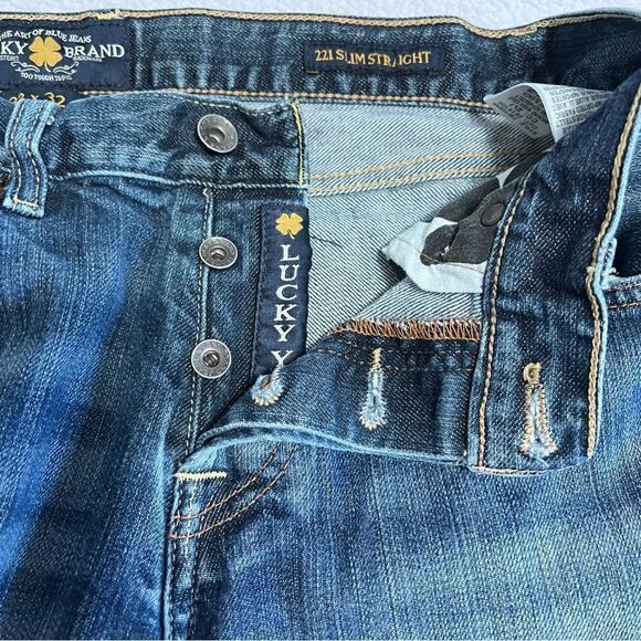 Lucky Brand 221 Slim Straight Button Fly Jeans Size 33/32 - Picture 3 of 9